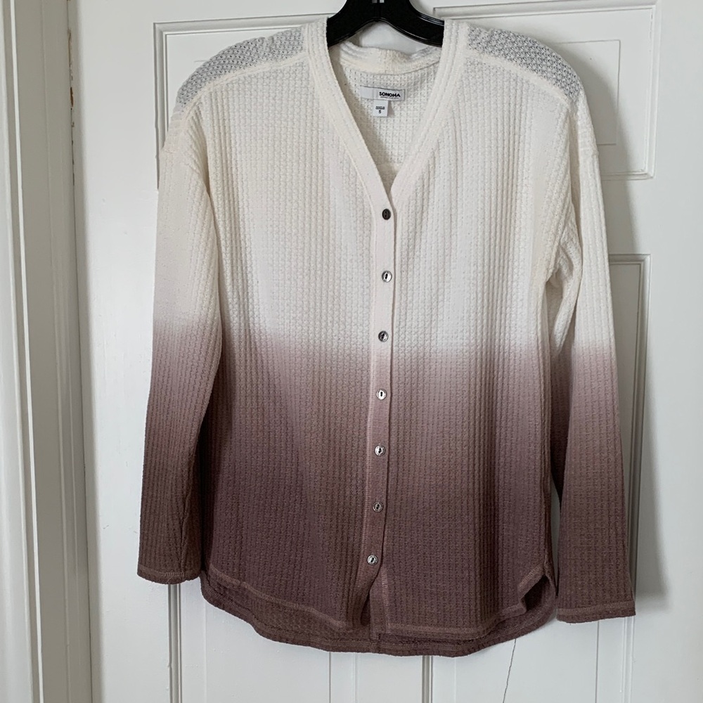 Sonoma women’s thermal weave ombré v-neck, button up top
Size S
Very nice!